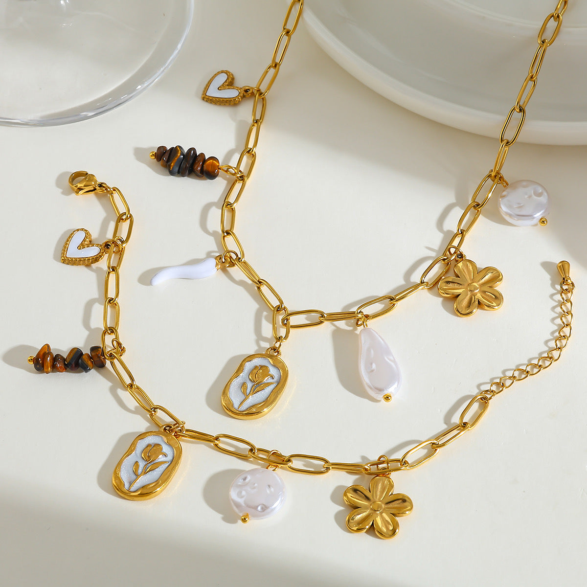 Golden Muse Charm – Edelstahl Kette & Armband mit Perlmutt & Rosen-Medallion | einzeln oder als Set