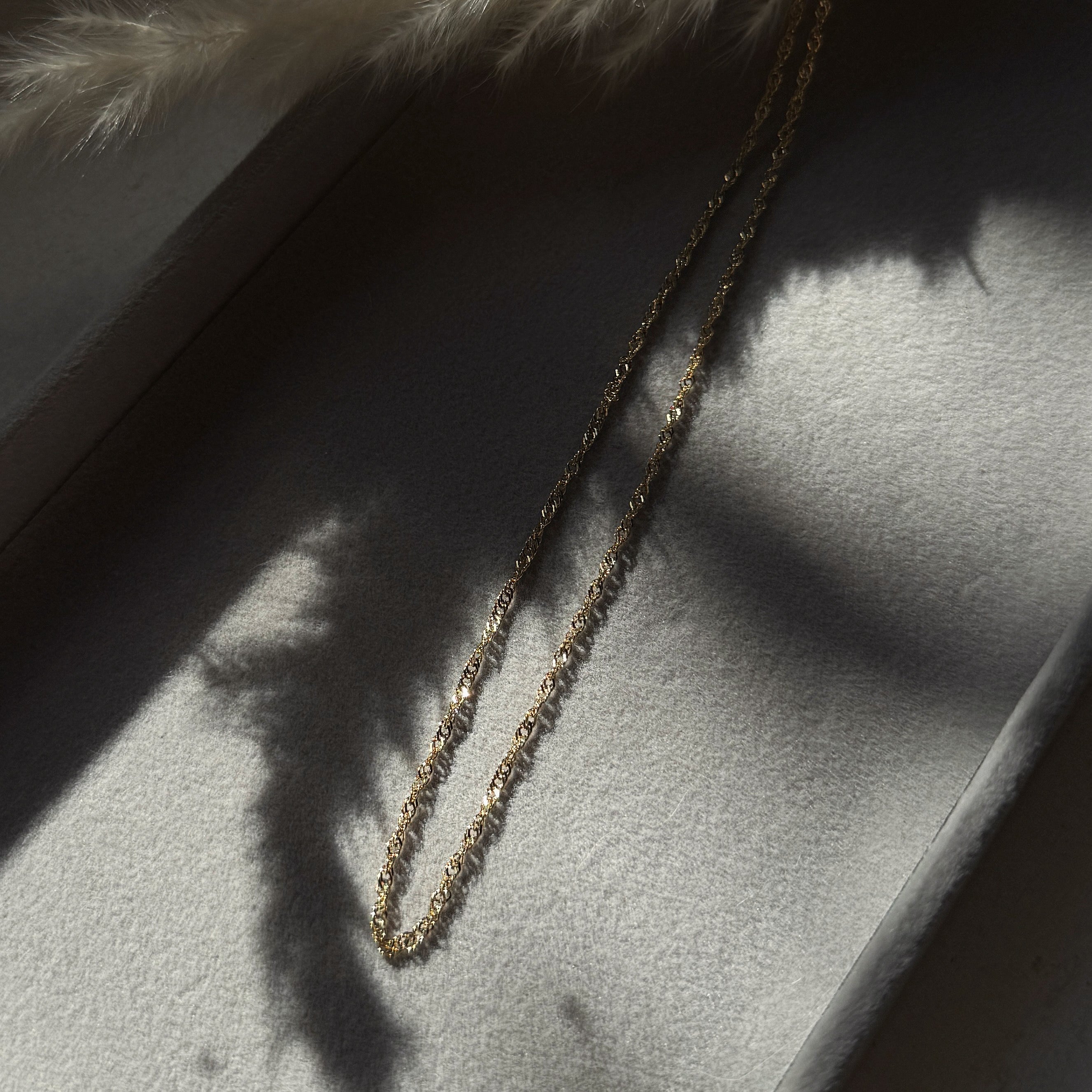 Twist & Shine Necklace – Edelstahl Charmbasis in Gold