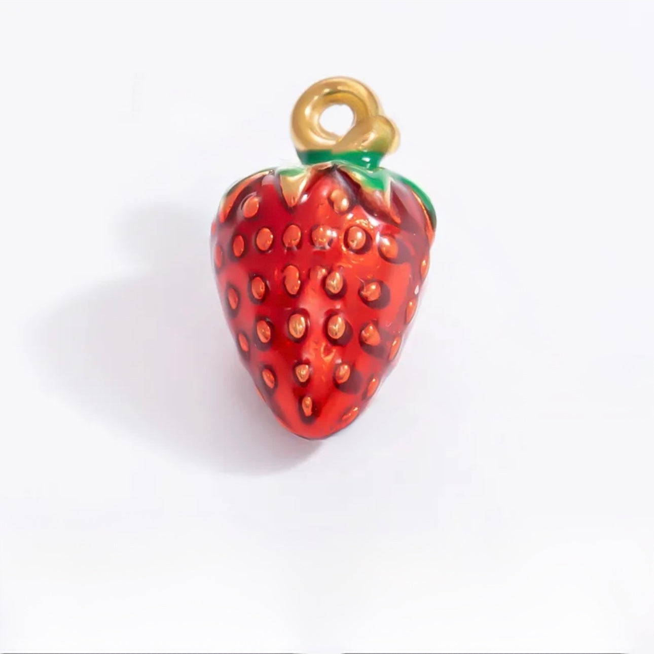 Berry Sweet – Erdbeer Anhänger in Rot & Gold
