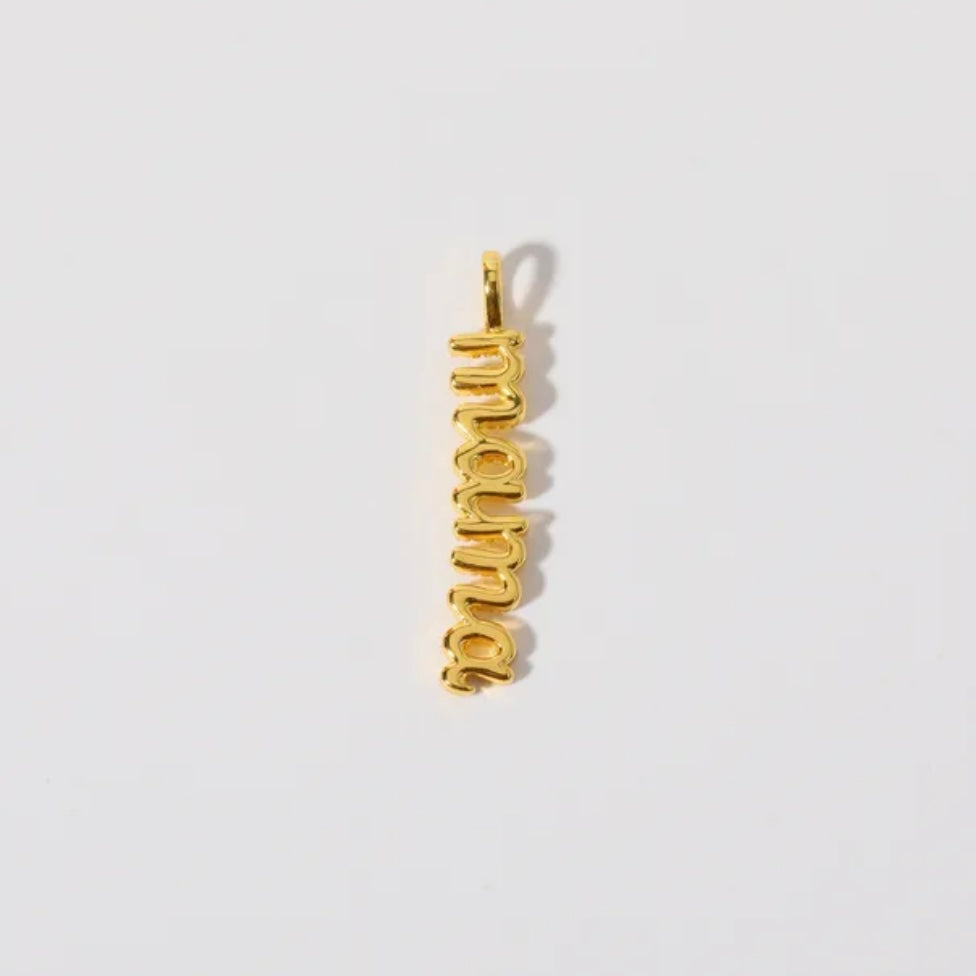 Mama Love – Schriftzug Anhänger in Gold