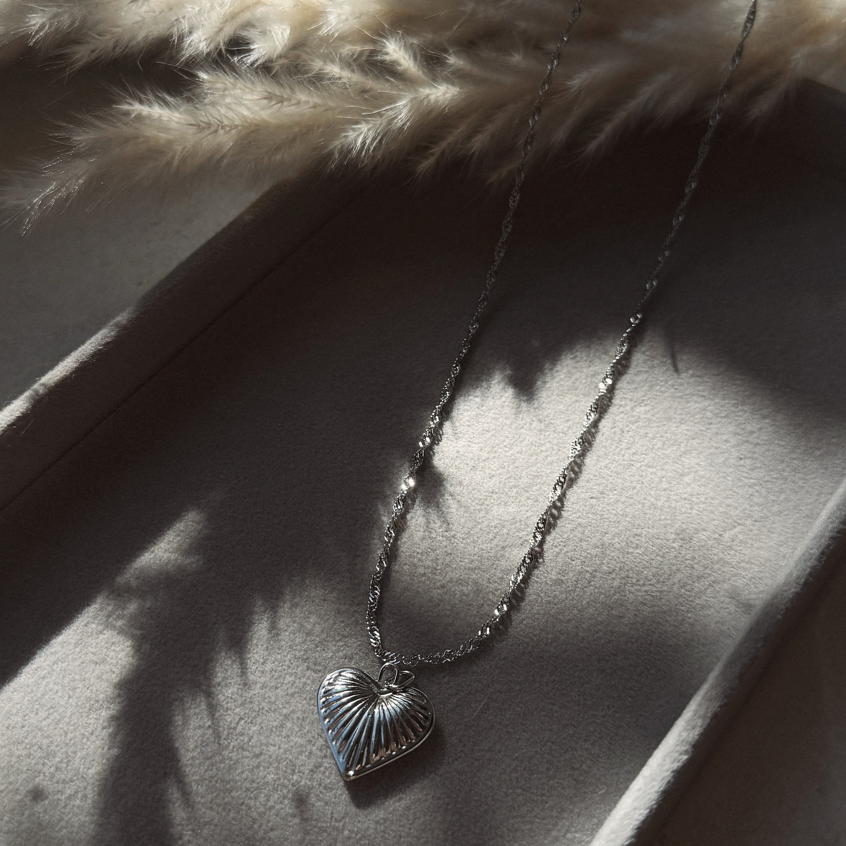 Twist & Shine Necklace – Edelstahl Charmbasis in Silber