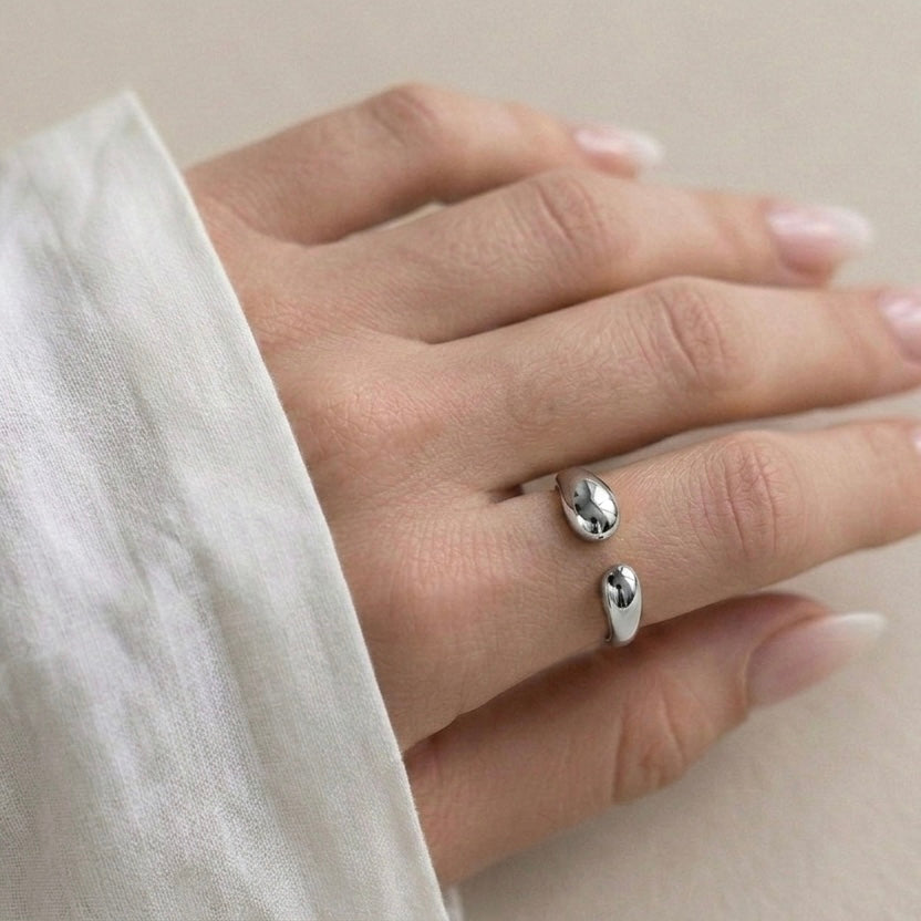 Silver Nova – Silberner Edelstahlring mit runden Enden