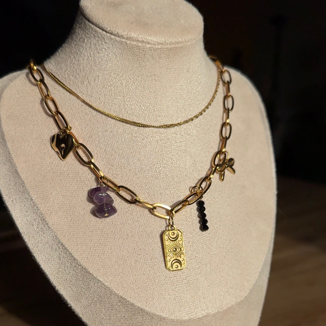 Celestial Glow – Statement Gliederkette mit Herz, Amethyst & Mystic Eye Charm | Layering Look