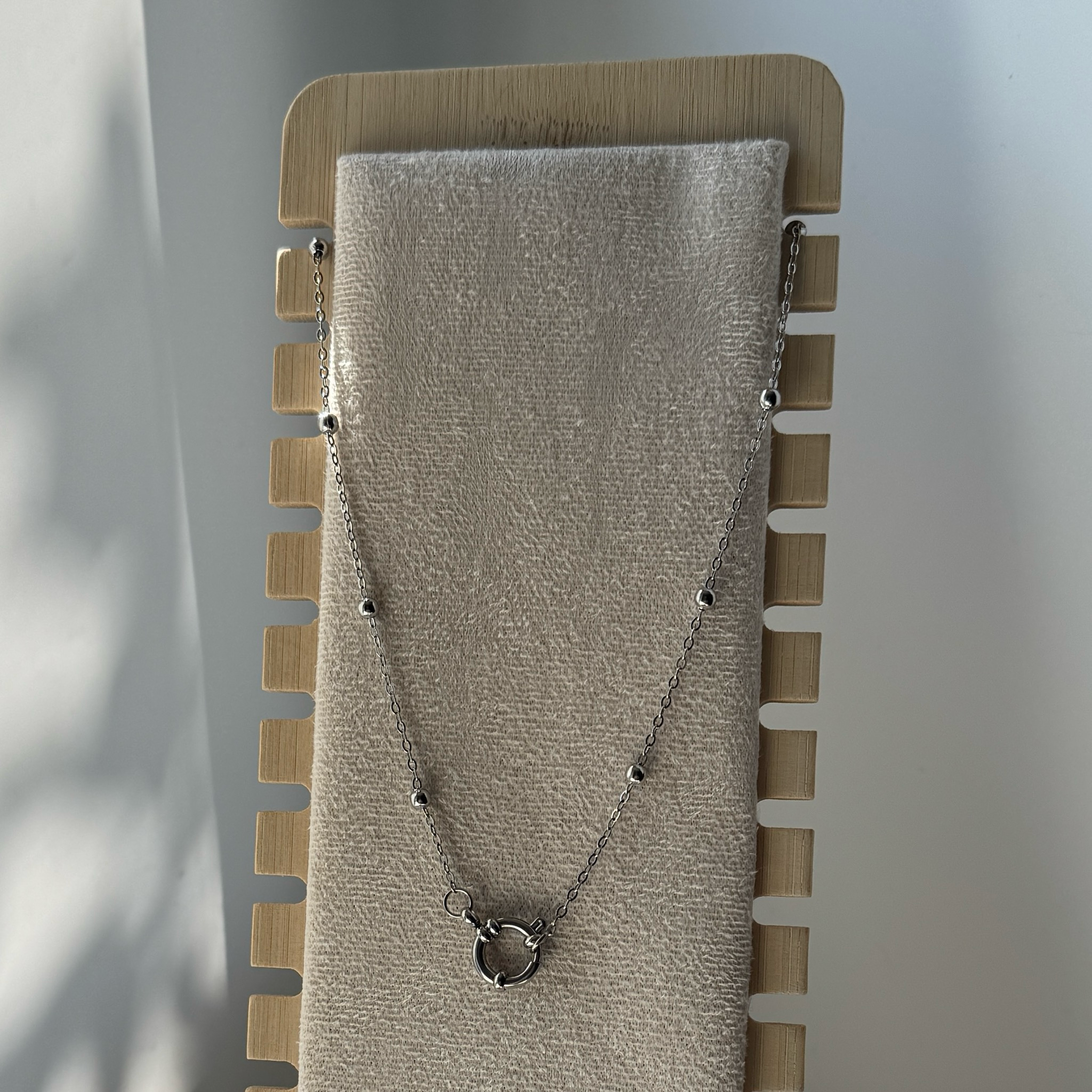 Beaded Grace – Filigrane Schmuckbasis Kette für Charm-Bar | Silber