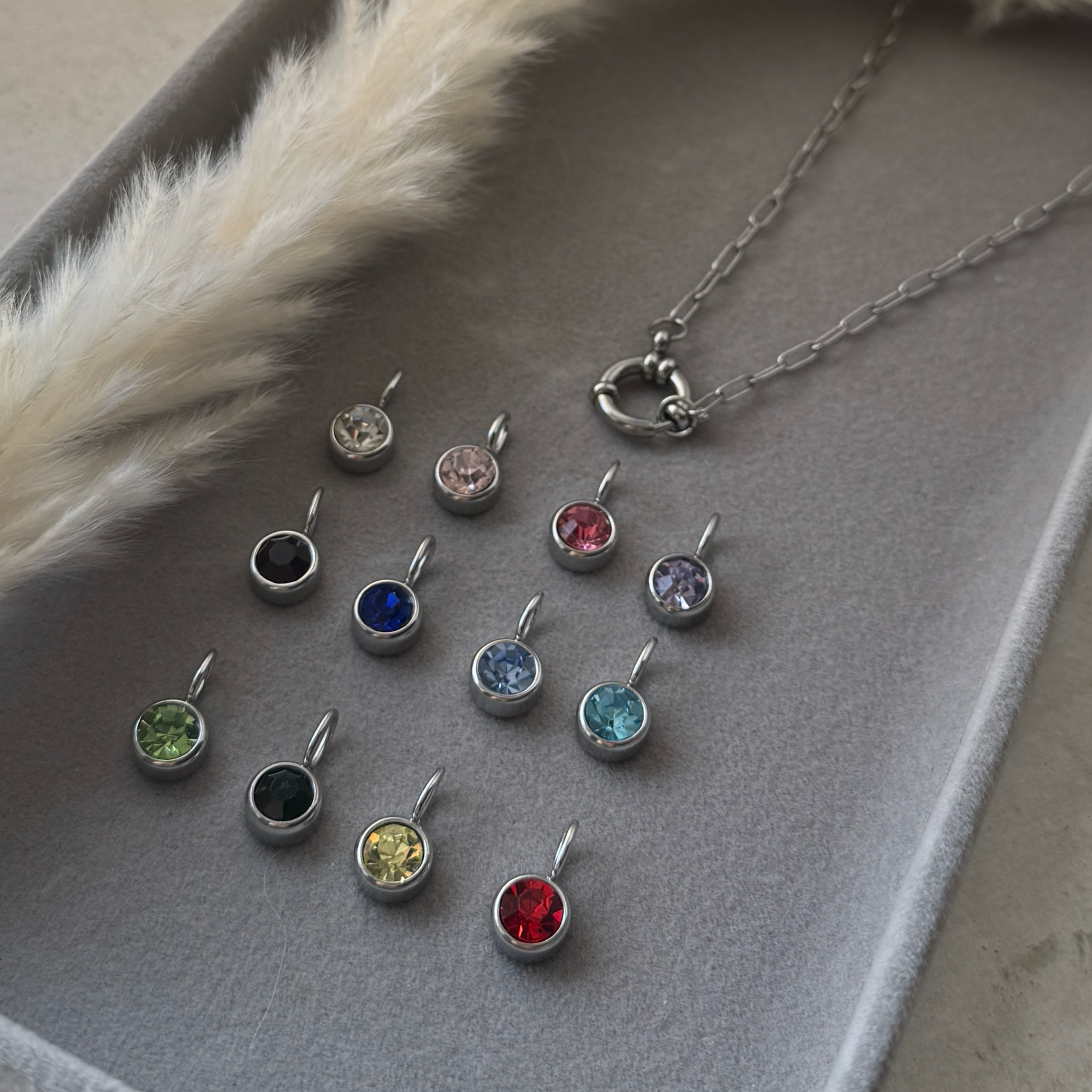 Crystal Drop – Glaskristall-Anhänger in 12 Farben aus Edelstahl | Silber