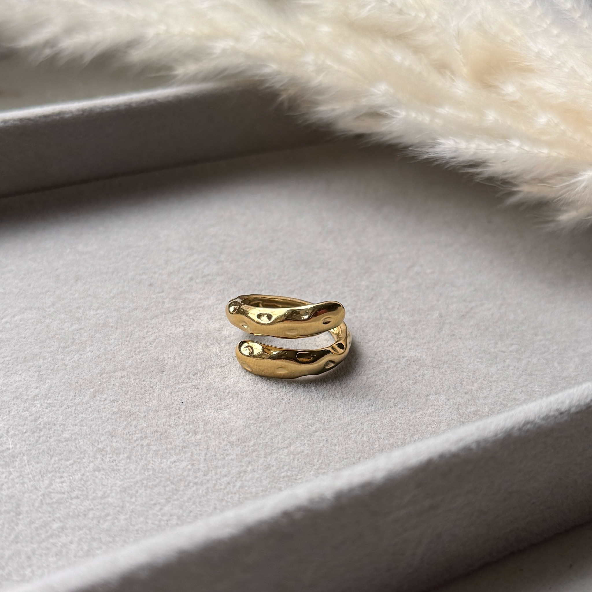 Golden Lines – Zweireihiger Ring in Gold
