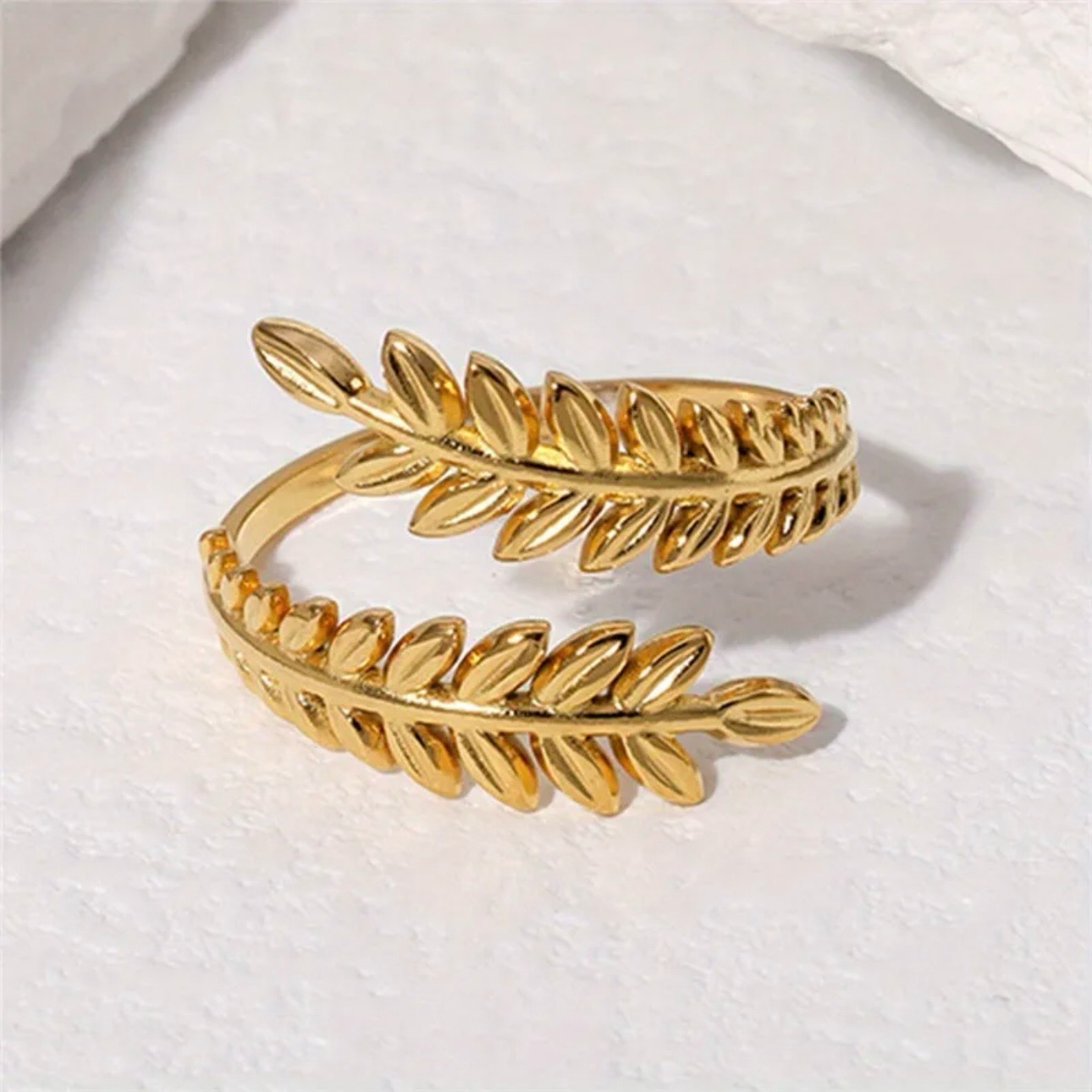 Goldener Blätter-Ring – Verstellbarer Edelstahl Ring im Natur-Design