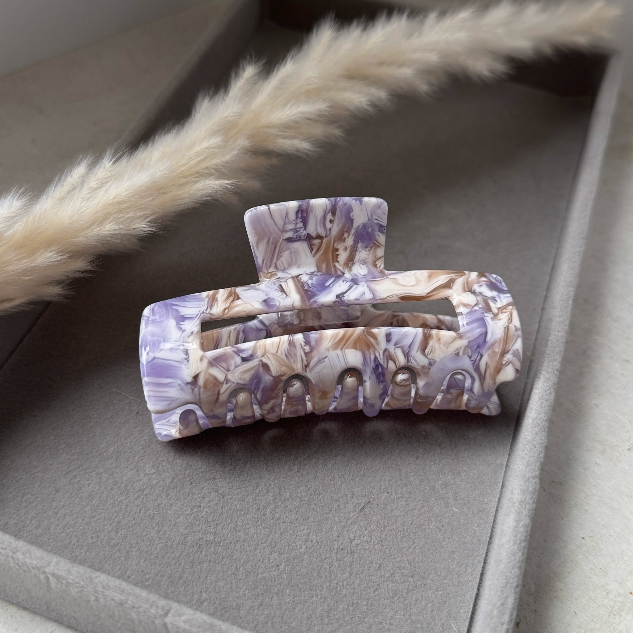 Lilac Marble – Haarklammer im Marmor-Look