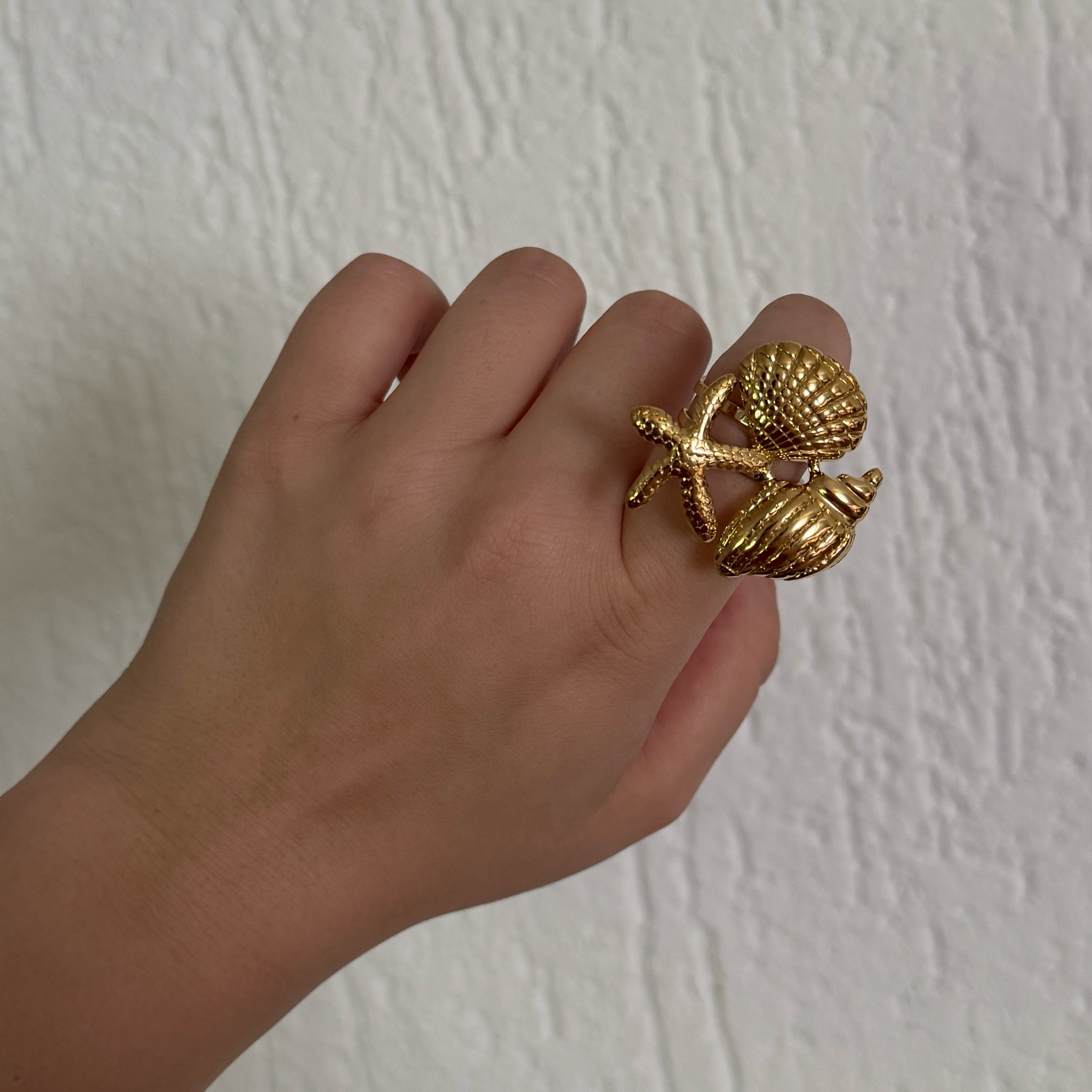 Sea Dreams – Goldener Ring mit Muschel & Seestern