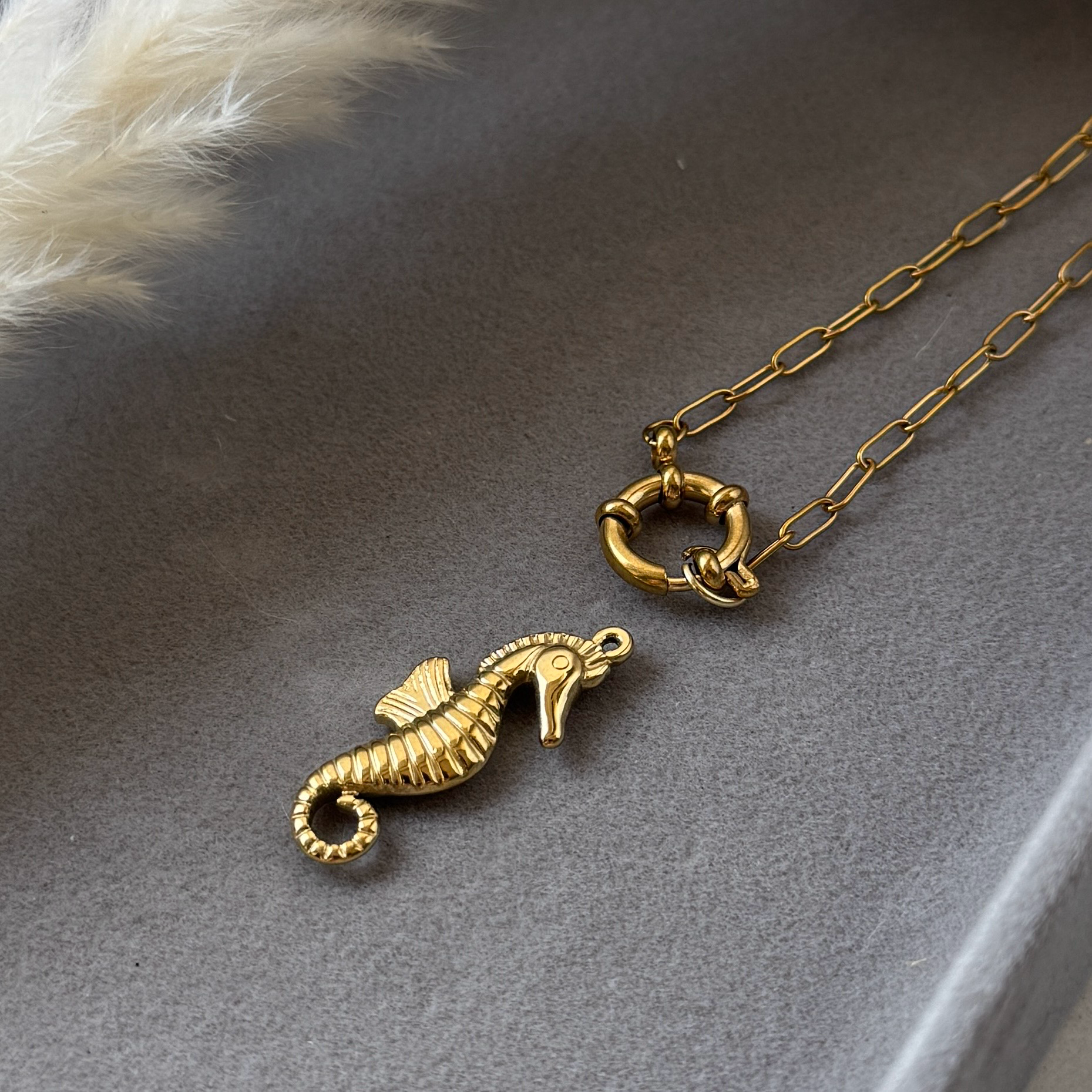 Sea Horse – Seepferdchen-Charm aus Edelstahl | Gold