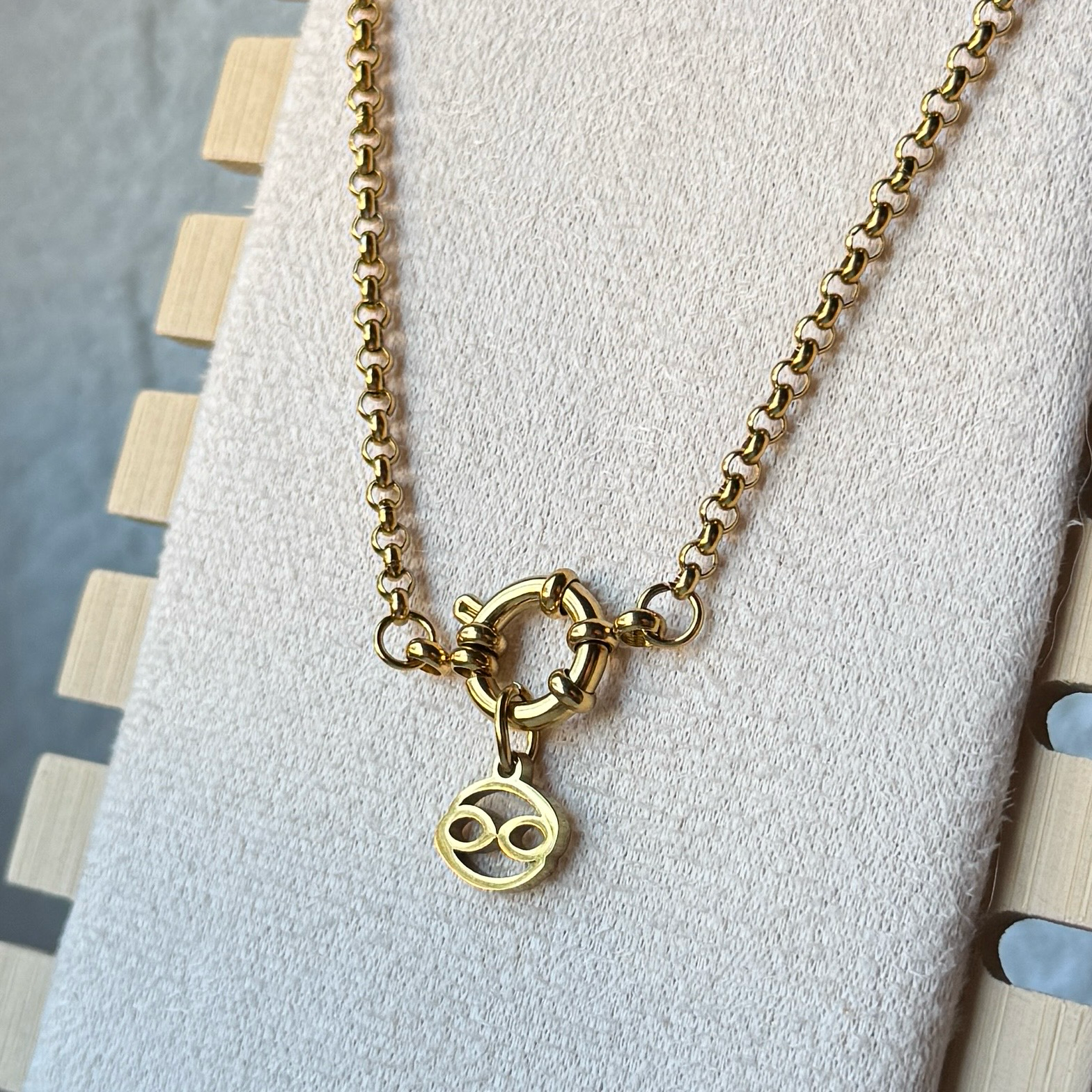 Zodiac Soul – Sternzeichen-Charm aus Edelstahl | Gold