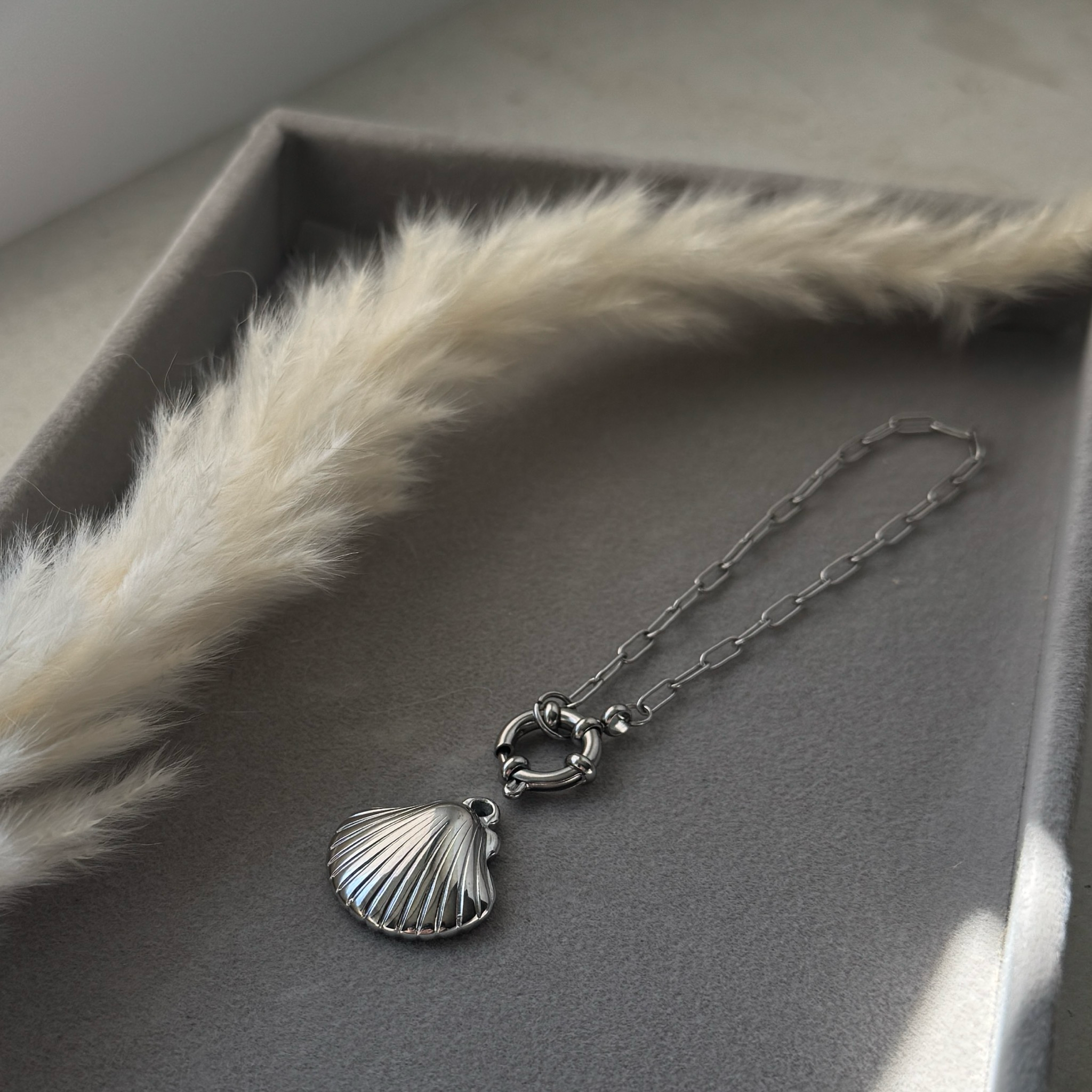 Oceana Shell – Muschel-Charm aus Edelstahl | Silber
