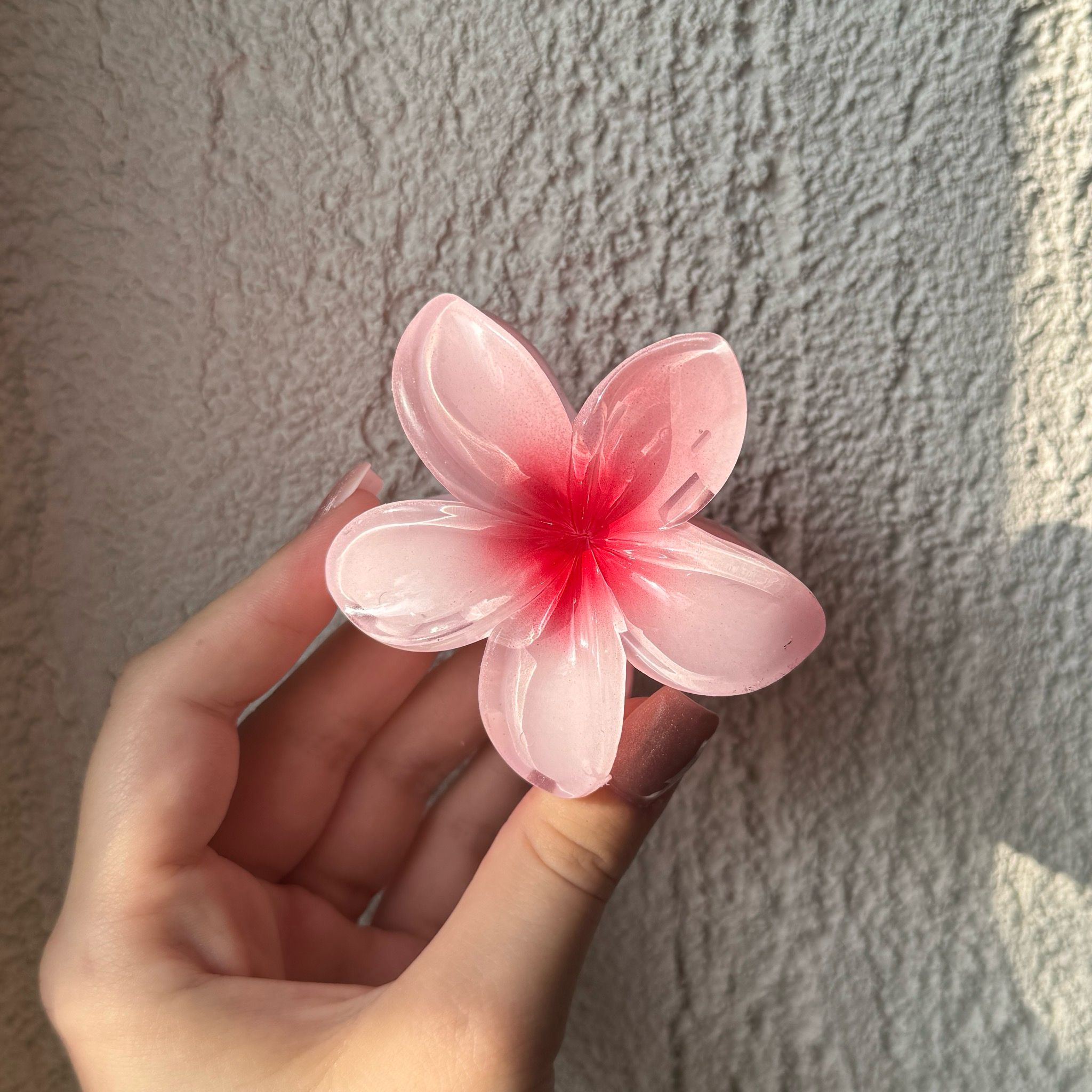 Rosé Bloom – Acryl-Haarspange in Blumenform