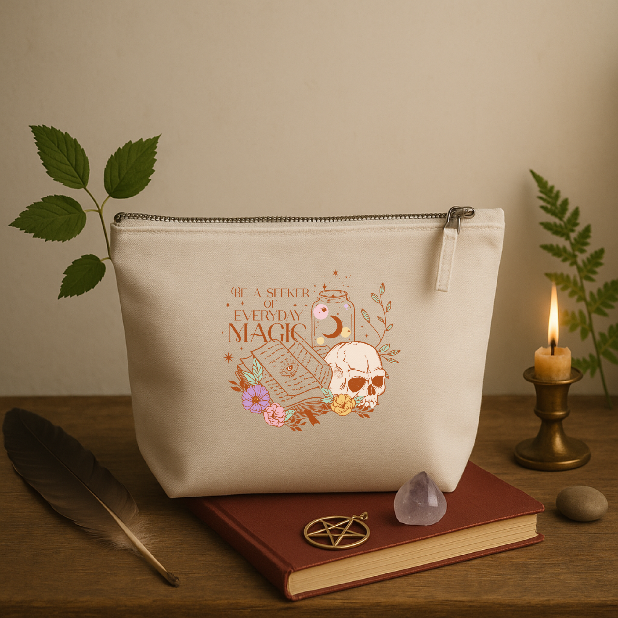 Everyday Magic – Mystische Kosmetiktasche mit Totenkopf, Zauberbuch & Spruch