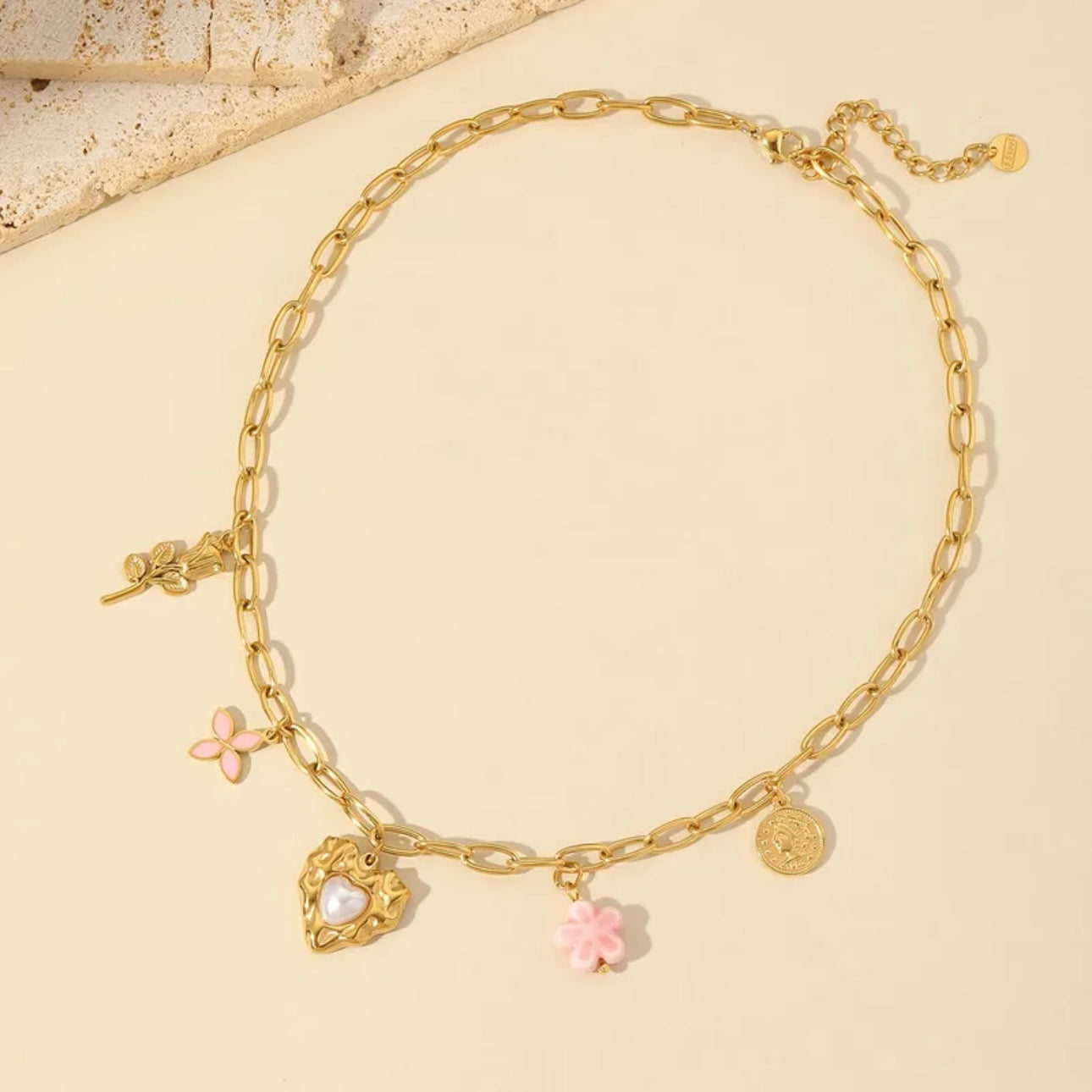 Aurora Bloom – Edelstahl Halskette mit Herz & Blütenanhängern